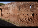 01316 ostia - regio ii - insula i - caserma dei vigili (ii,v,1-2) - westseite an der via della fontana - zugemauerte eingaenge - raeume (27) und (26) - 01-2024.jpg